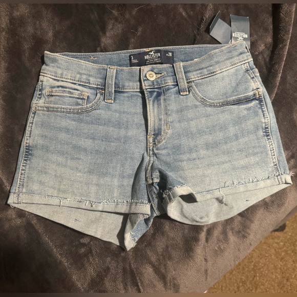 🆕NWT!! Hollister low-rise Jean shorts size 3!😊 - Picture 8 of 12